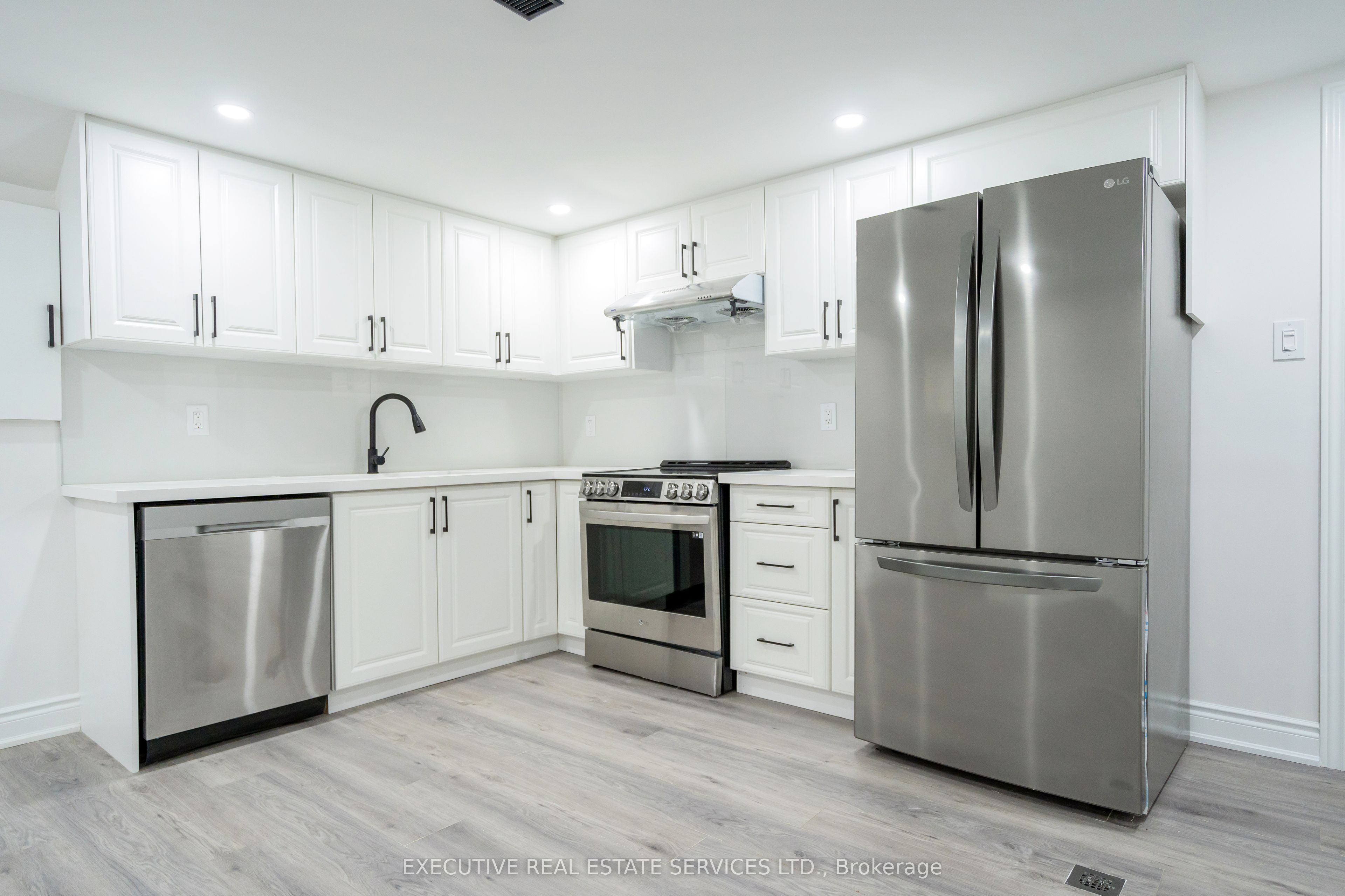 646 Sequin Crescent Property Photo 40