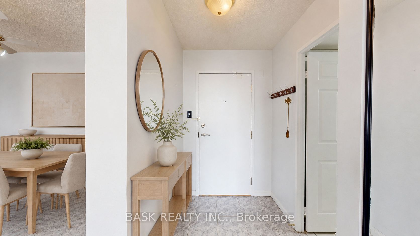 12 Laurelcrest Street 907 Property Photo 3
