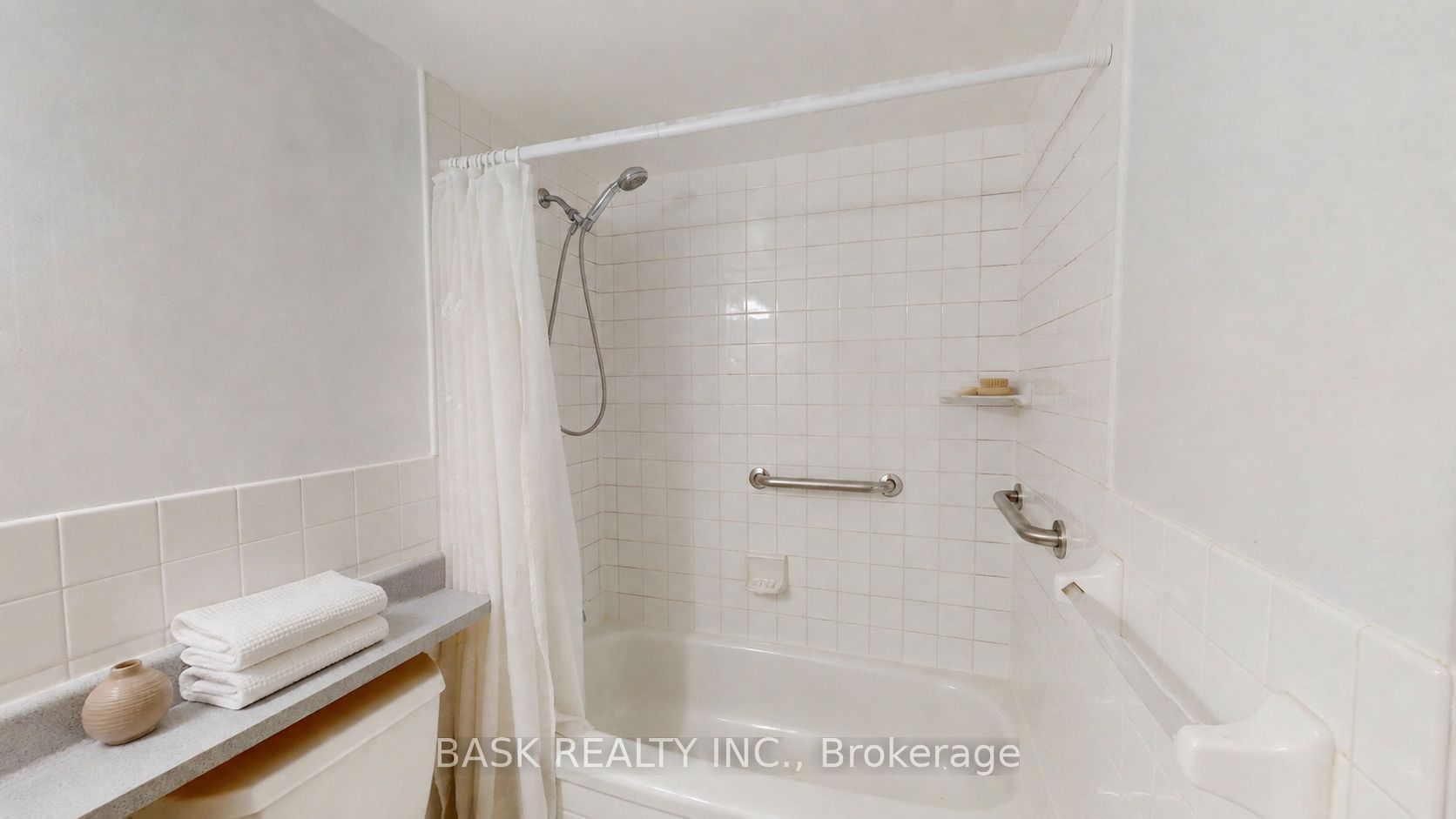 12 Laurelcrest Street 907 Property Photo 6