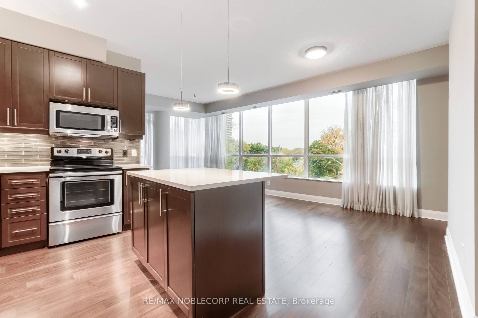 1 Hurontario Street 415 Property Photo 21