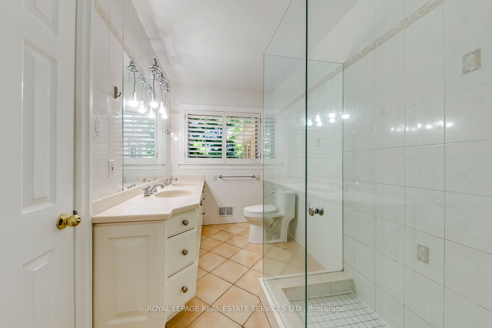 1602 Lincolnshire Boulevard Property Photo 21