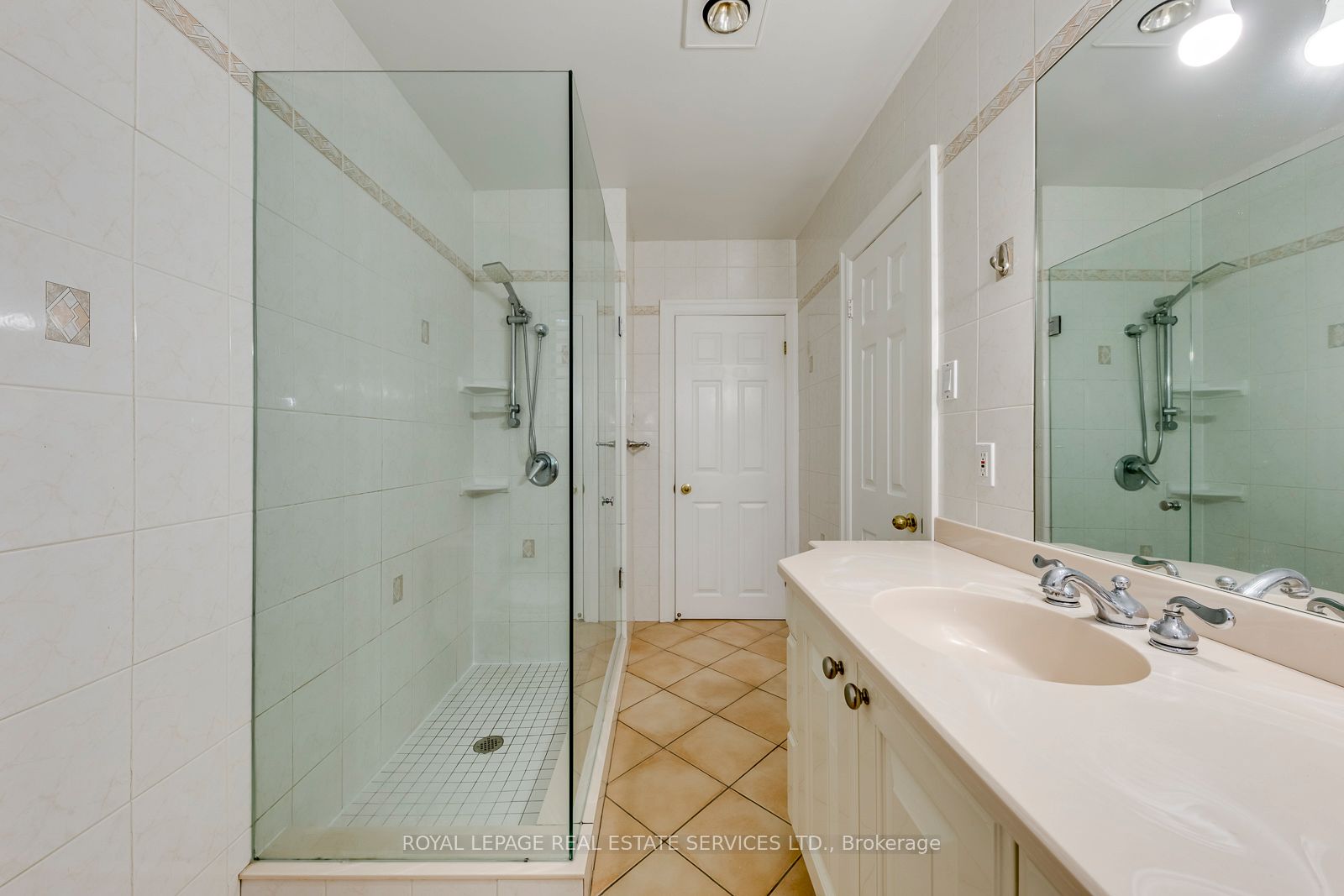1602 Lincolnshire Boulevard Property Photo 22