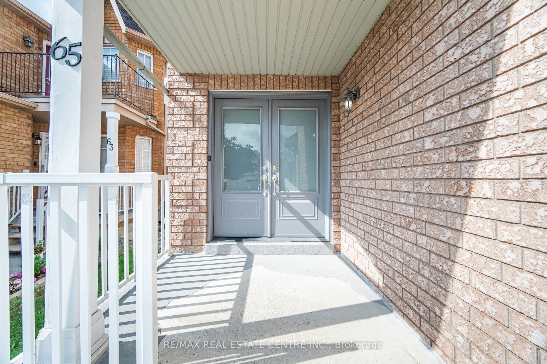 65 Coolspring Crescent Property Photo 3