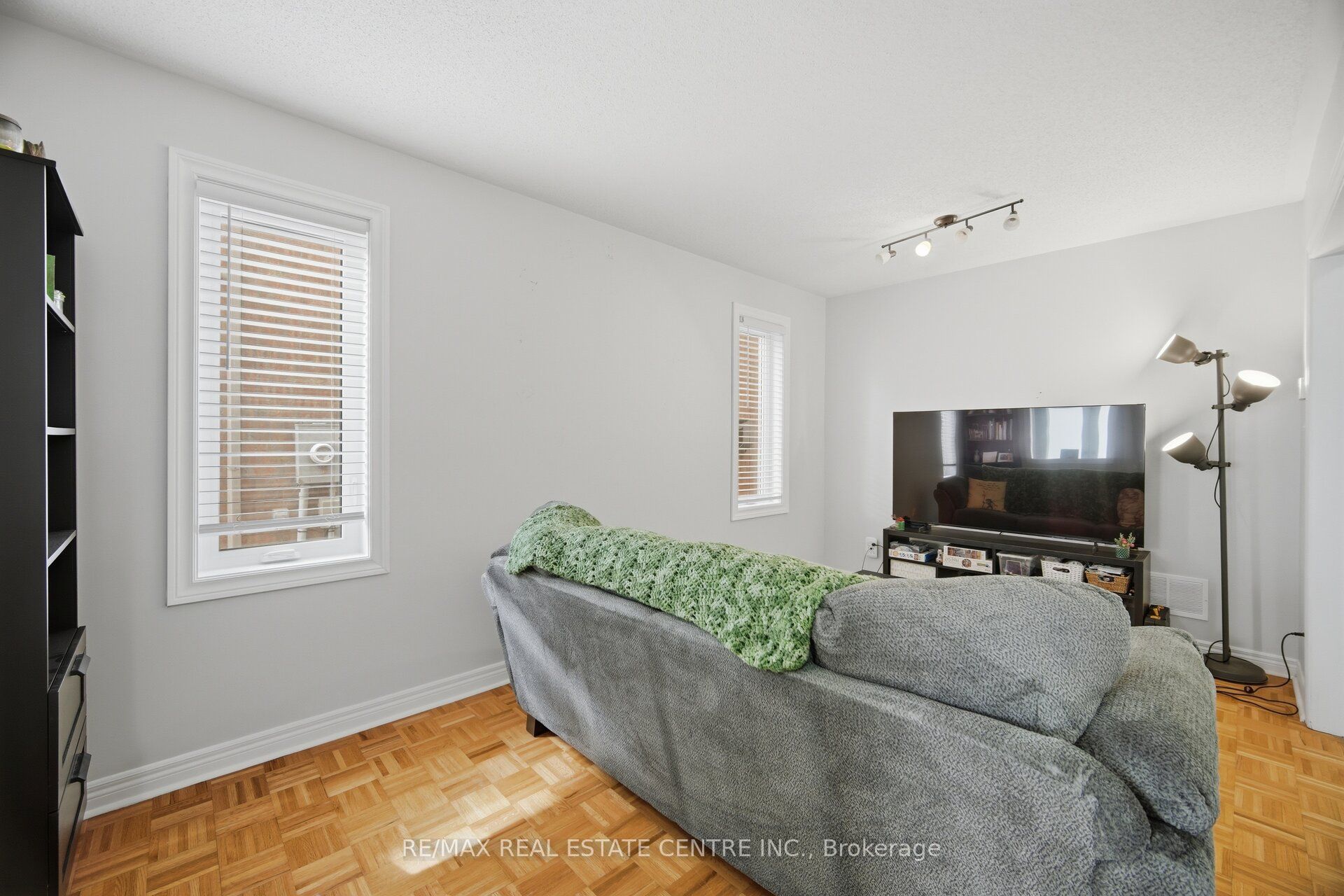 65 Coolspring Crescent Property Photo 6
