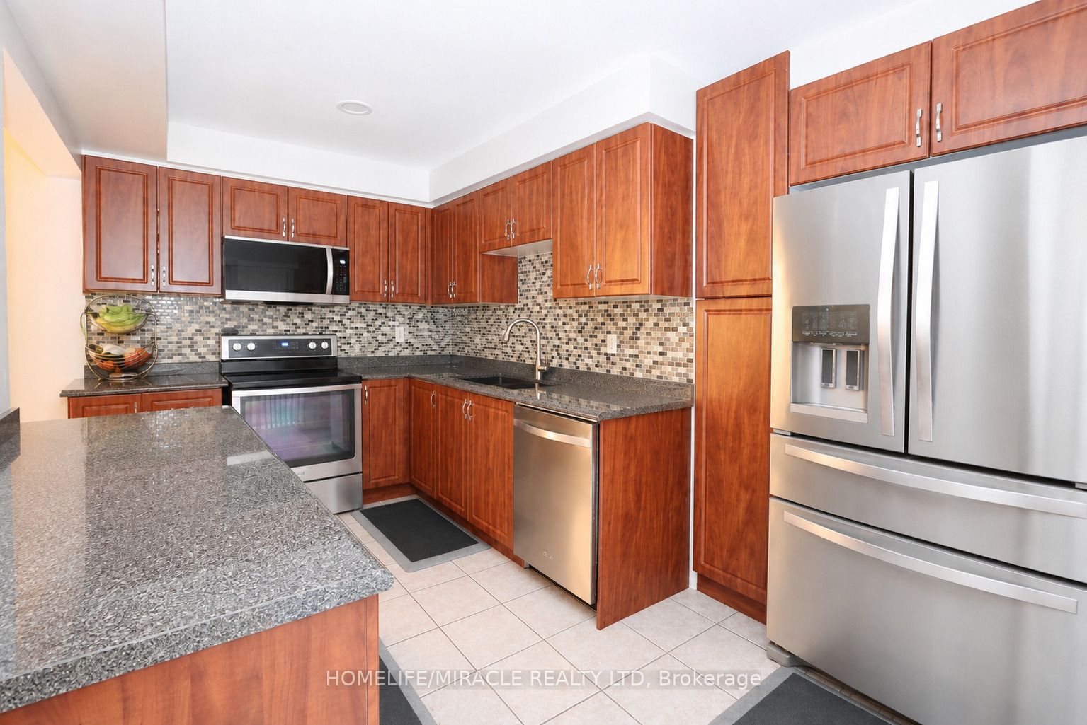 43 Caranci Crescent Property Photo 8