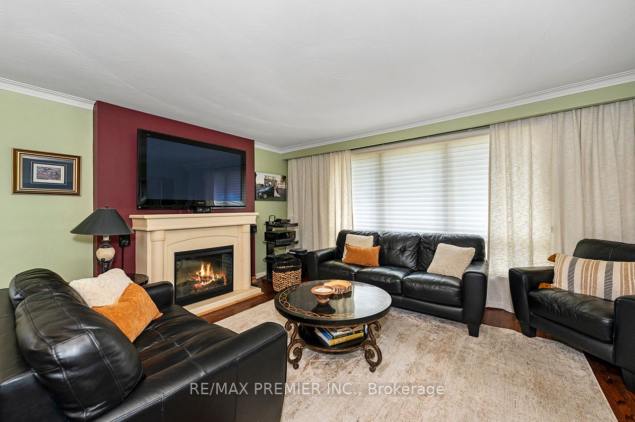 2894 Weston Road Property Photo 3