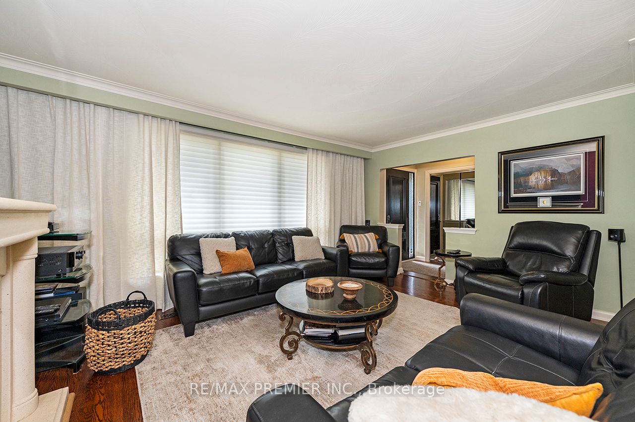 2894 Weston Road Property Photo 4