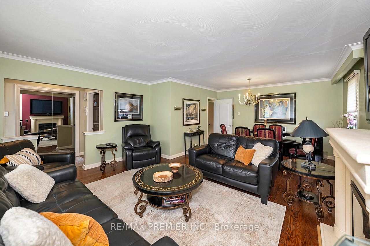 2894 Weston Road Property Photo 8