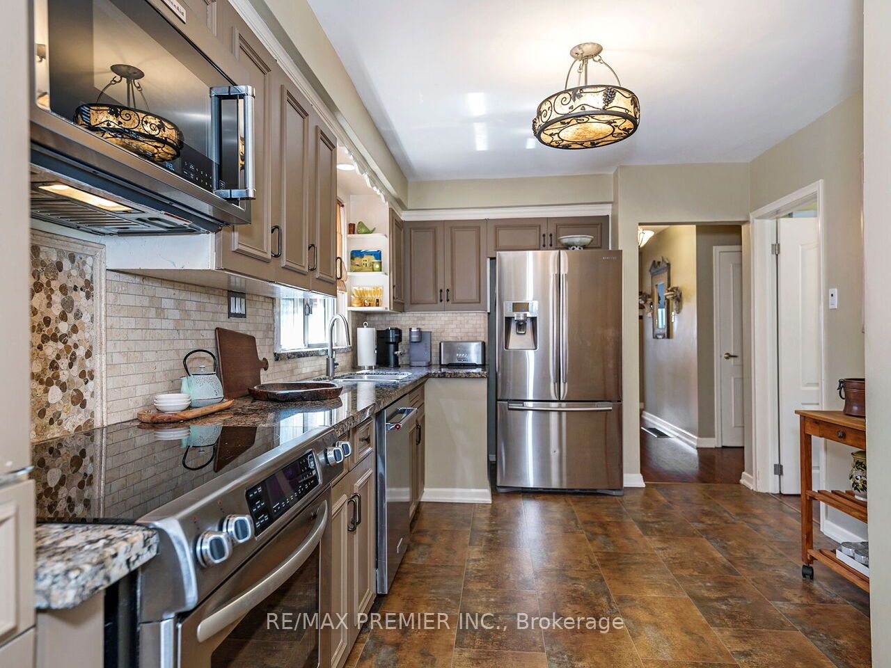 2894 Weston Road Property Photo 10