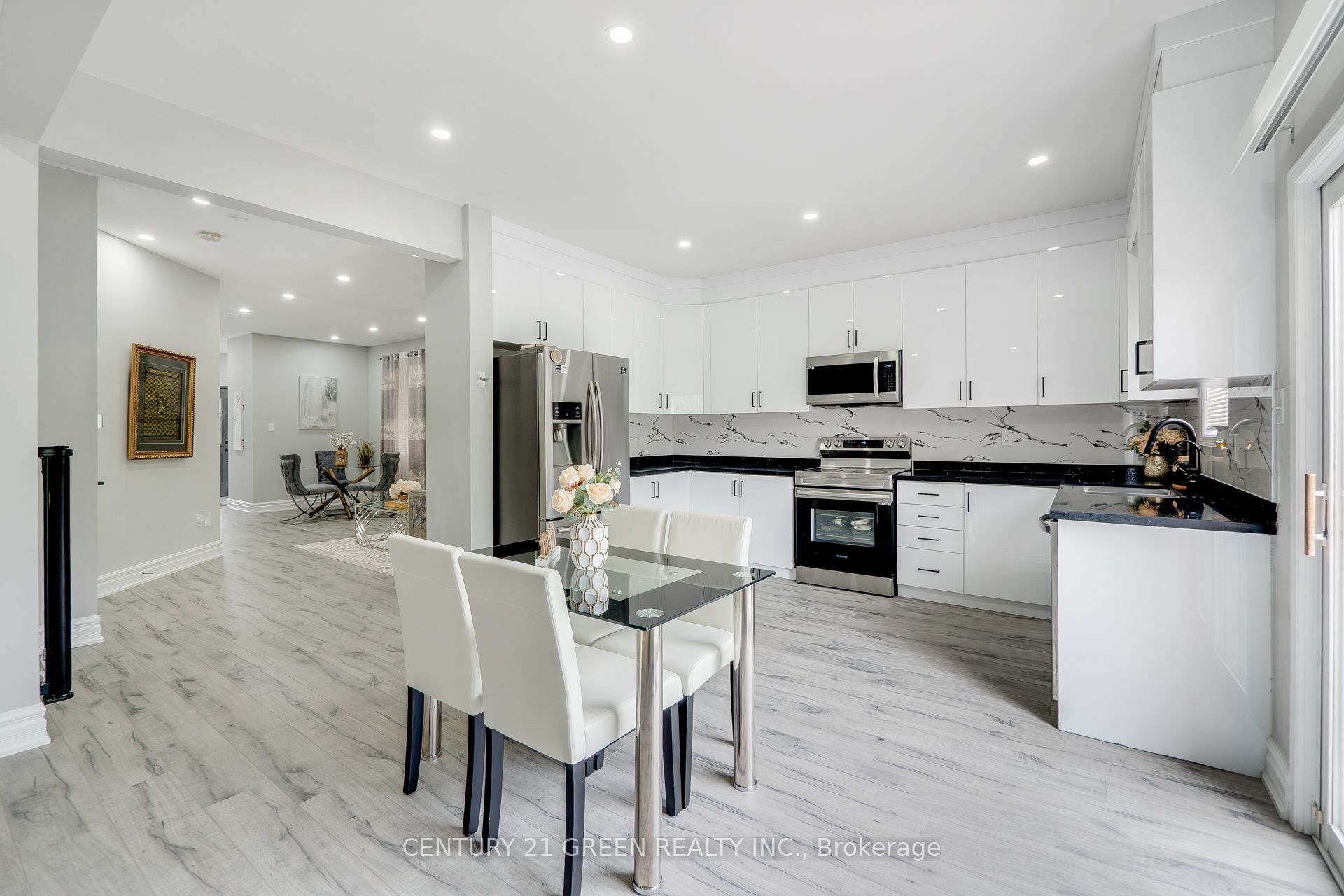 3873 Brinwood Gate Property Photo 14