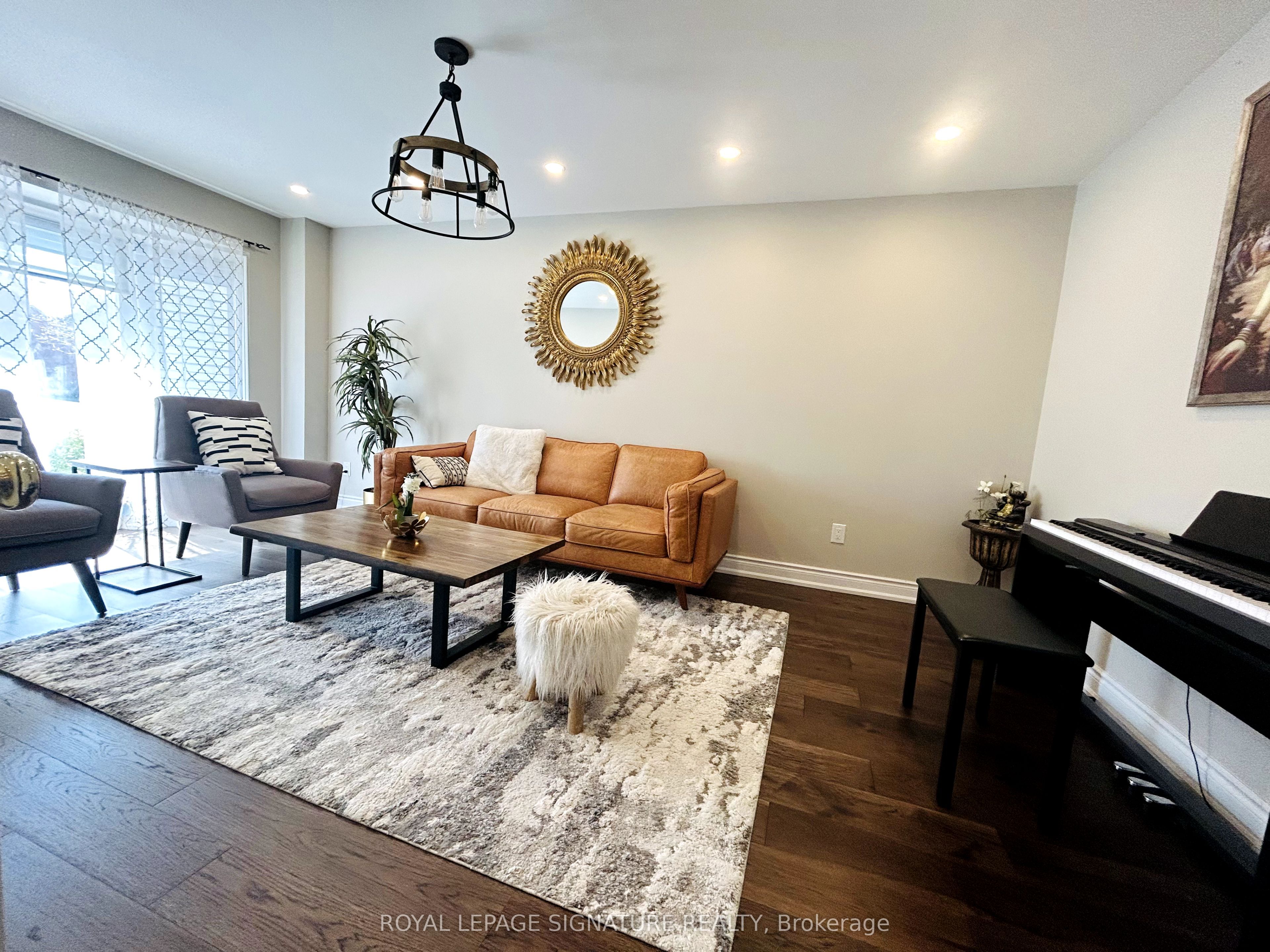 2951 Kingsway Drive Upper Property Photo 4