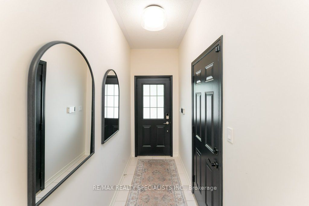 1115 Haig Boulevard 3 Property Photo 2