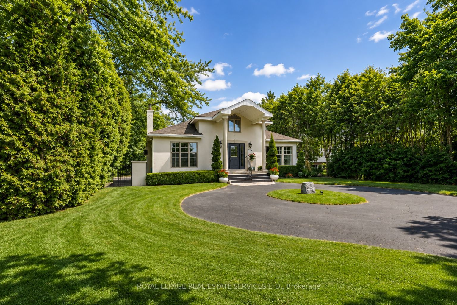 3423 Lakeshore Road Property Photo 1