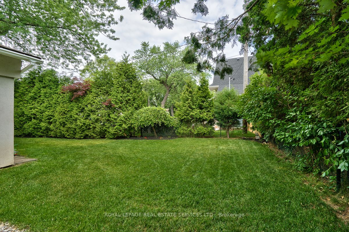3423 Lakeshore Road Property Photo 14