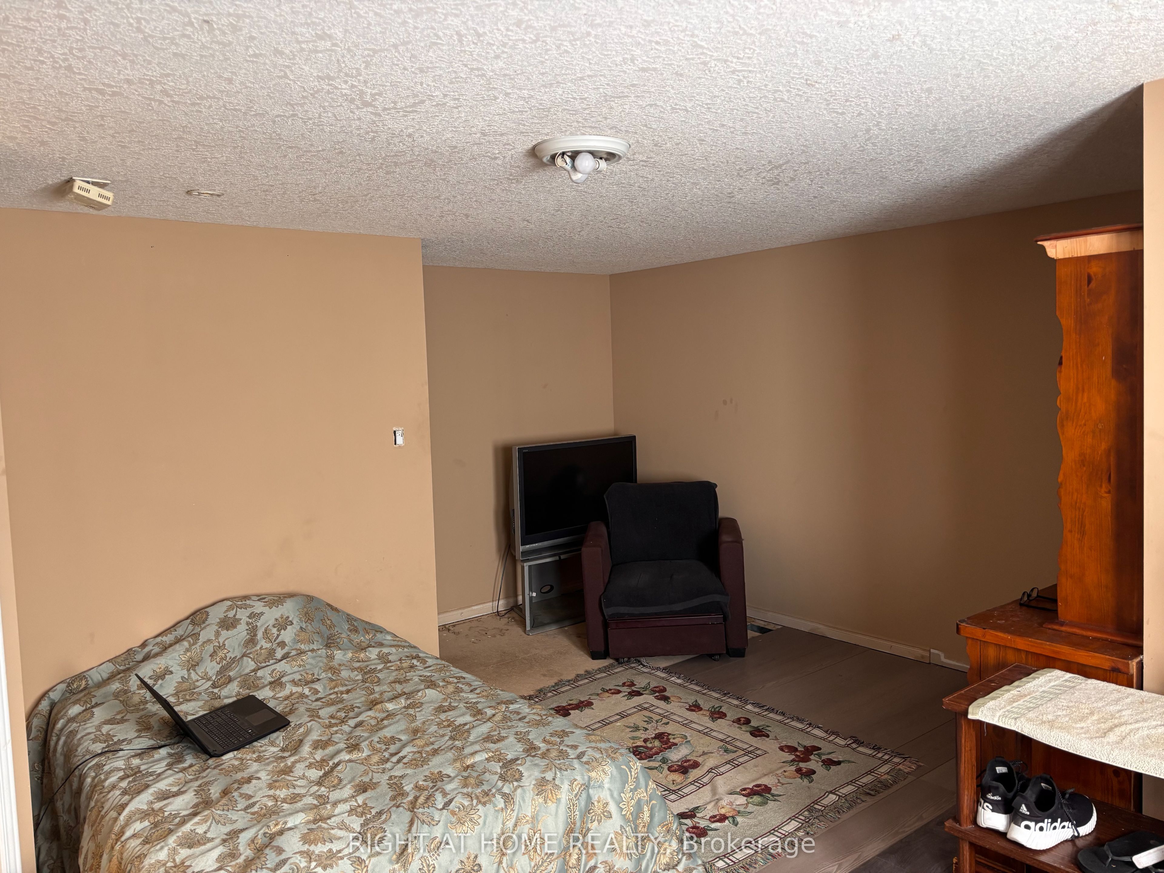 1 Montgomery Boulevard Property Photo 16