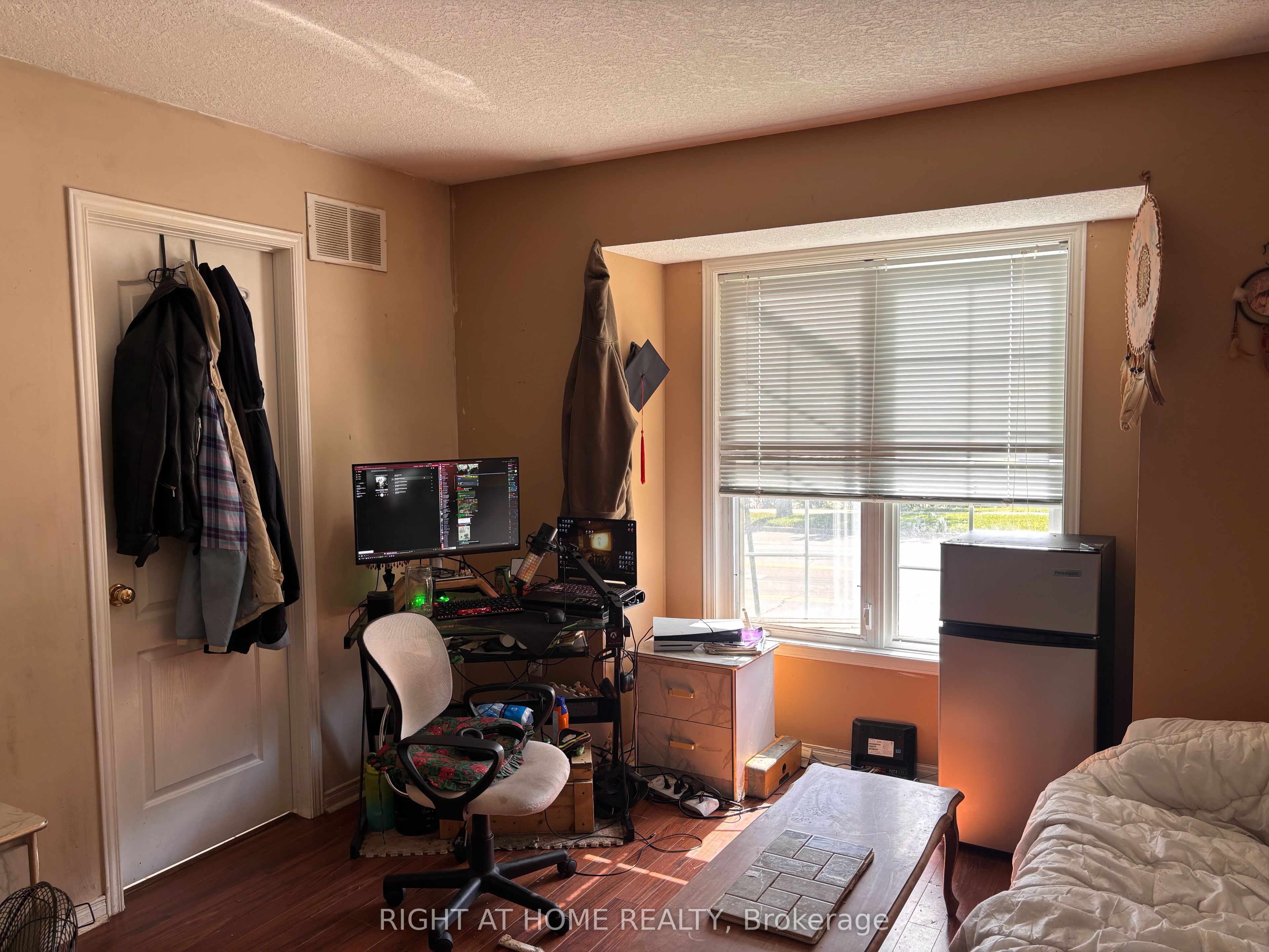 1 Montgomery Boulevard Property Photo 17