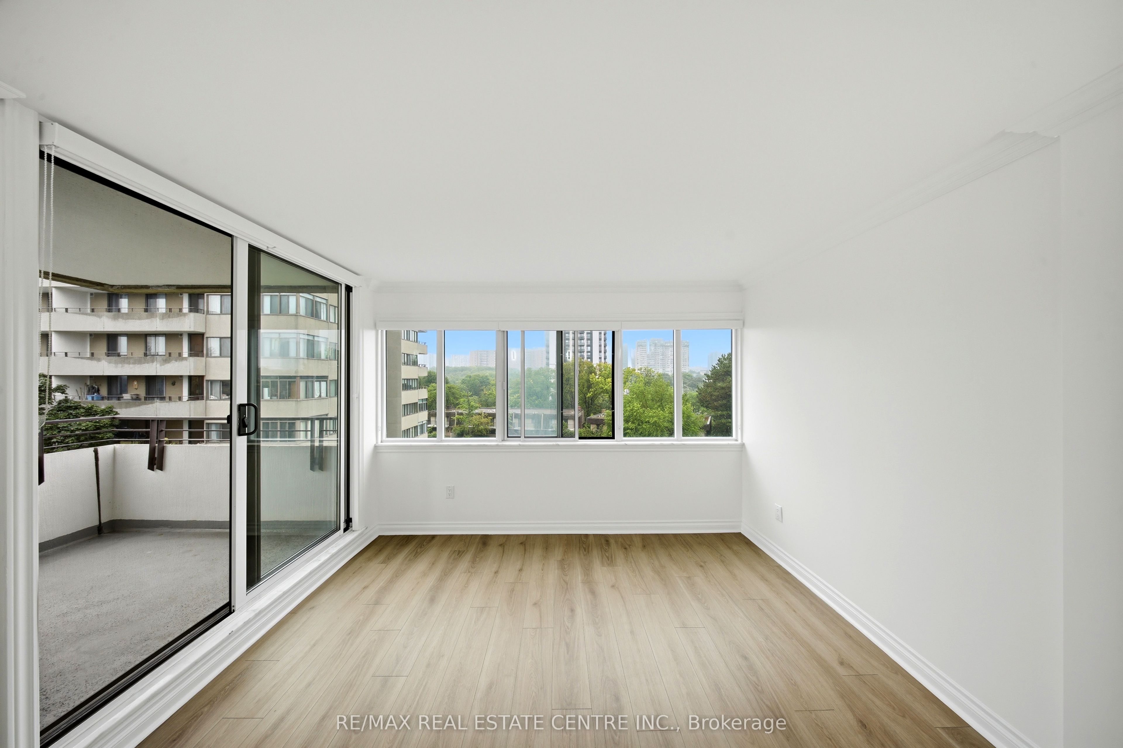 1300 Mississauga Valley Boulevard 511 Property Photo 7