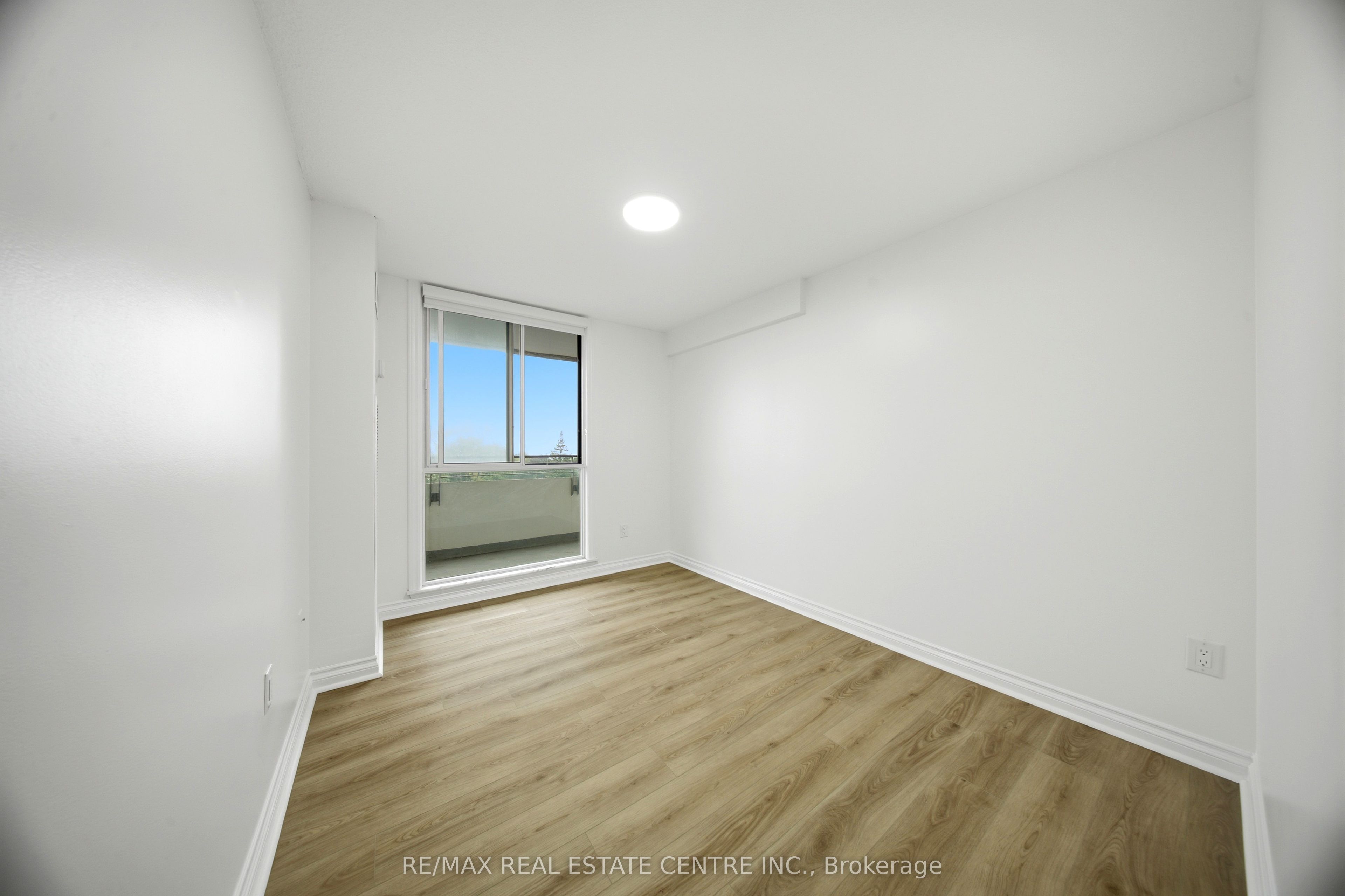 1300 Mississauga Valley Boulevard 511 Property Photo 16
