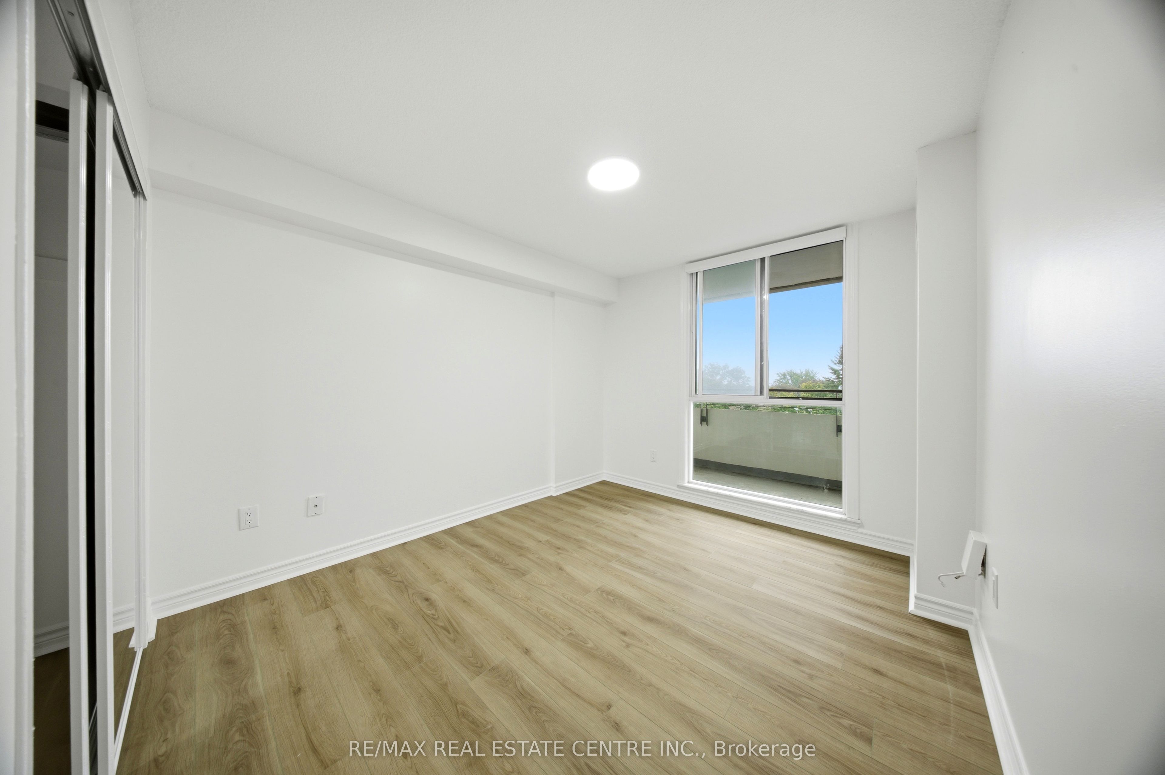 1300 Mississauga Valley Boulevard 511 Property Photo 17
