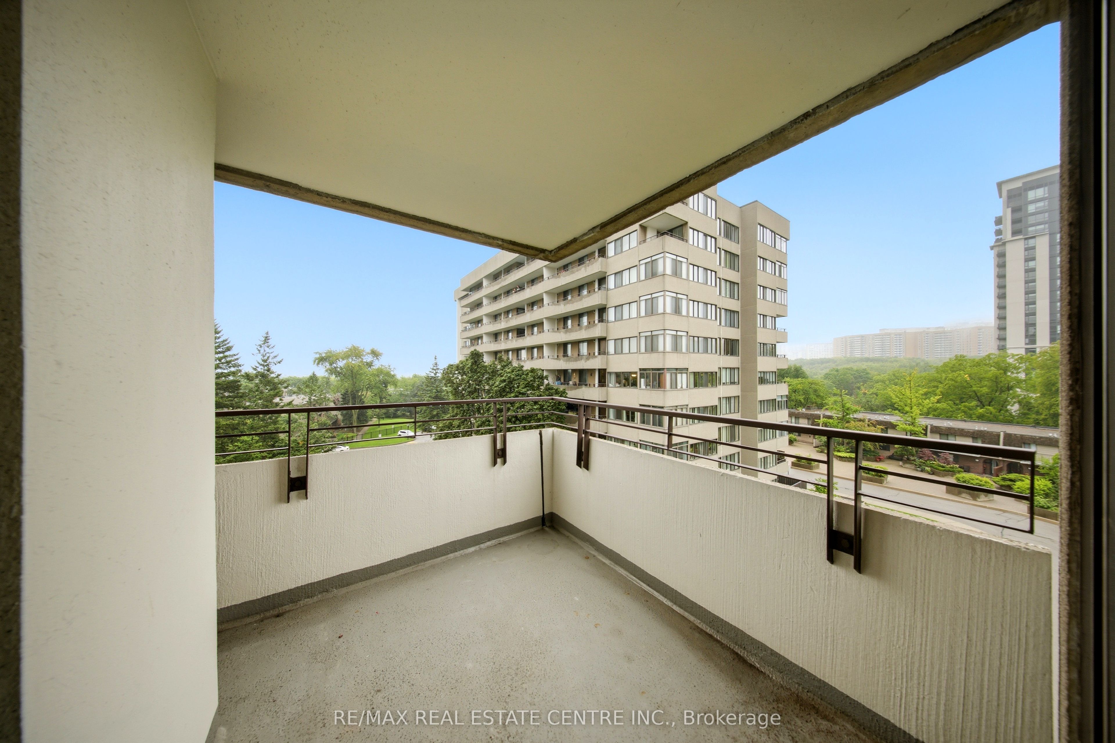 1300 Mississauga Valley Boulevard 511 Property Photo 22