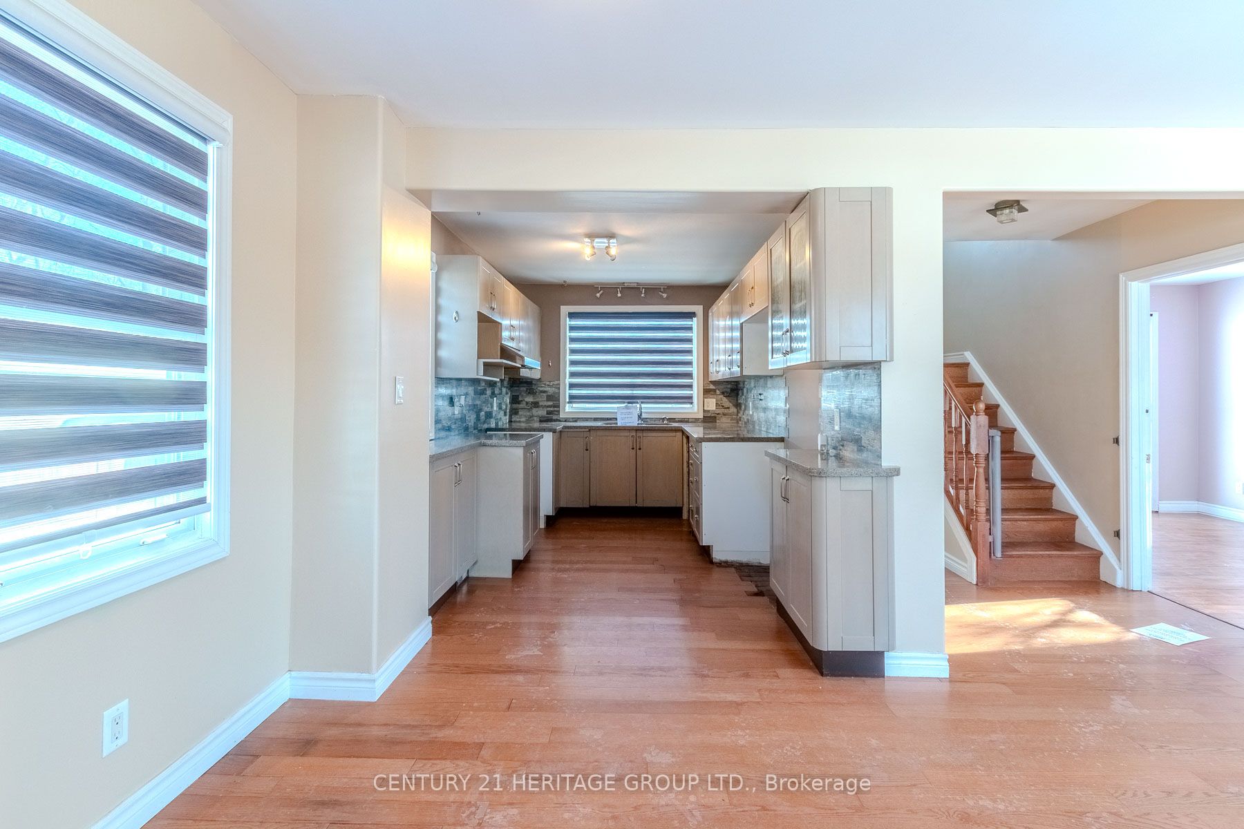 2232 Queensway Drive Property Photo 3