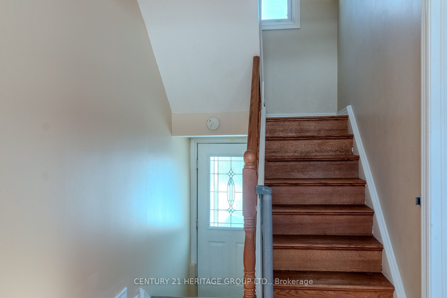 2232 Queensway Drive Property Photo 8
