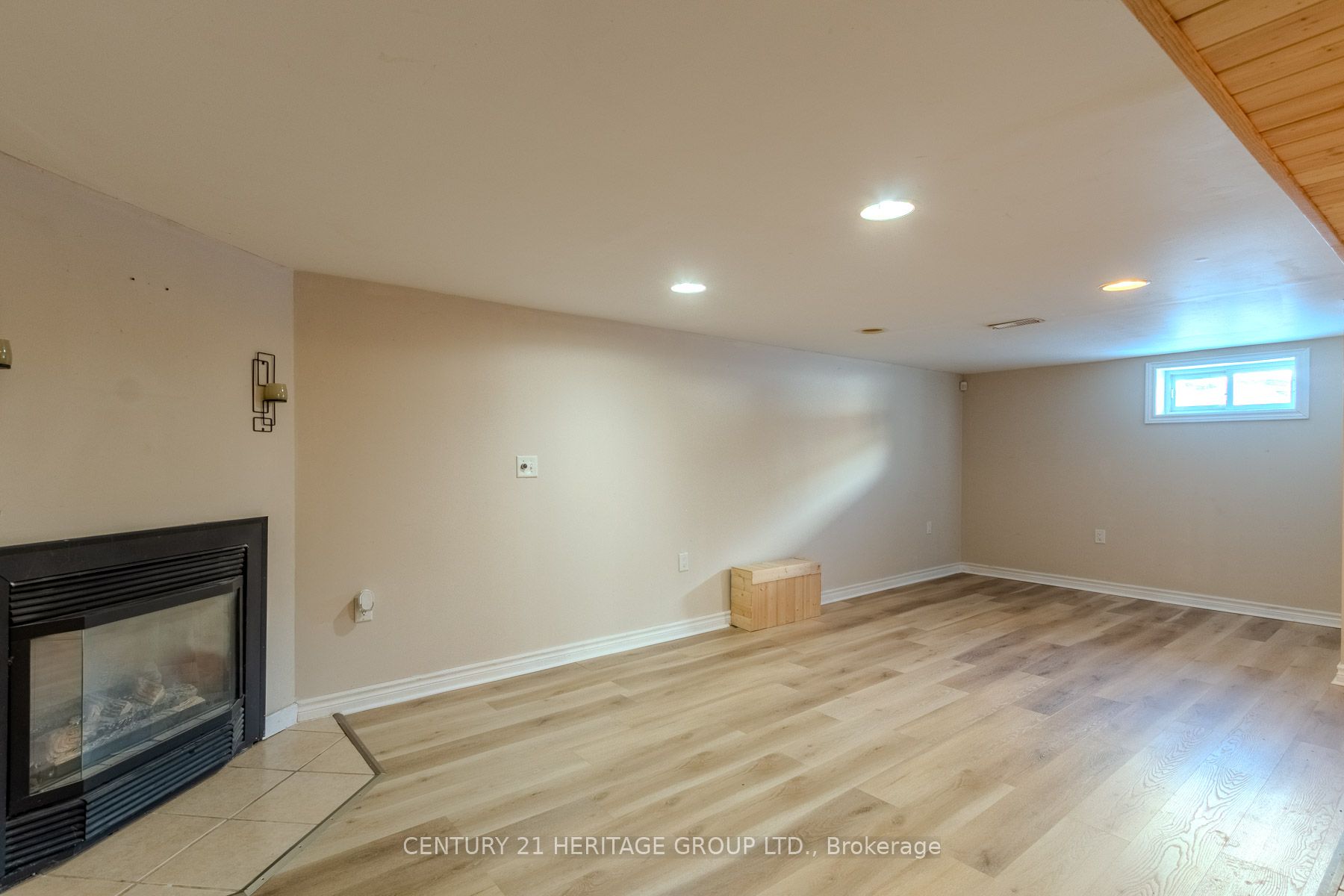 2232 Queensway Drive Property Photo 15