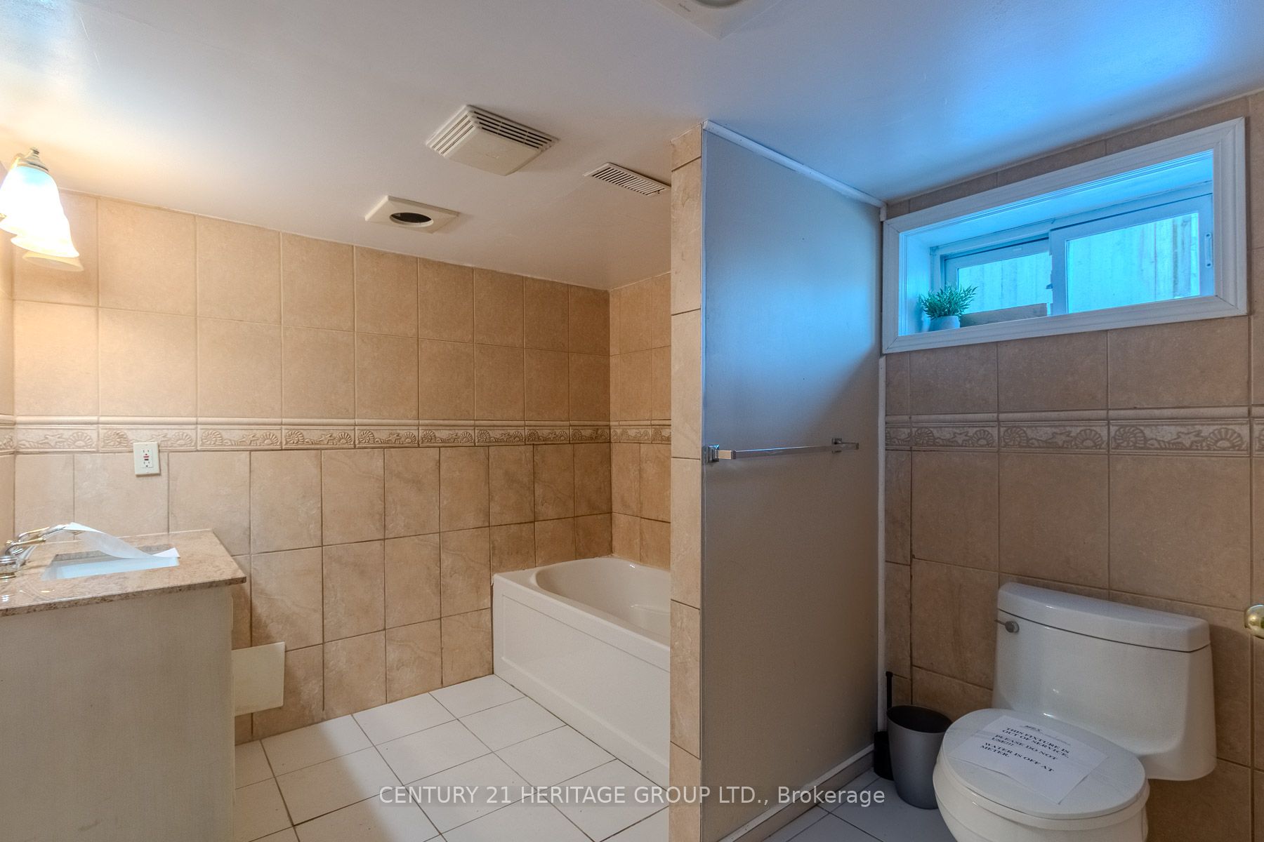 2232 Queensway Drive Property Photo 17