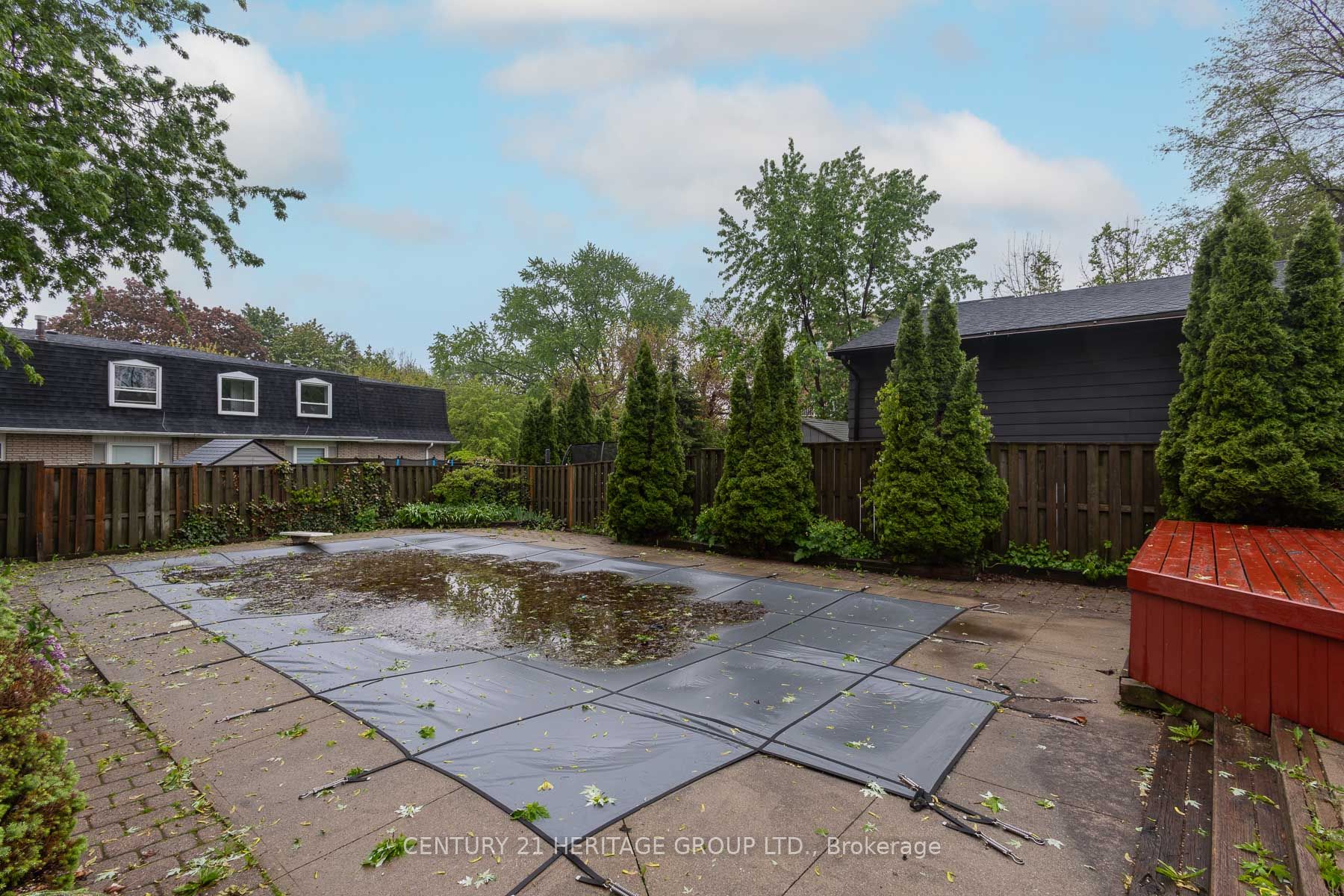 2232 Queensway Drive Property Photo 18