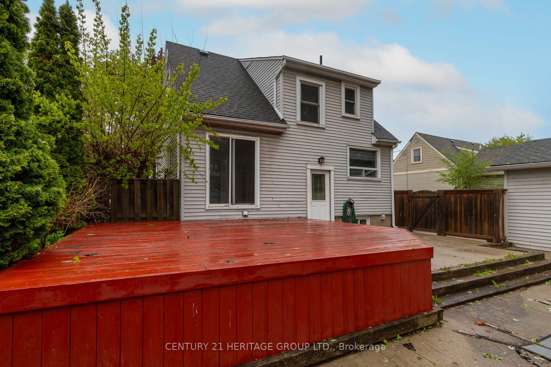2232 Queensway Drive Property Photo 19
