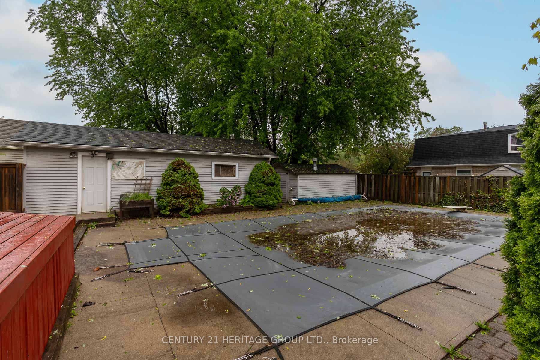 2232 Queensway Drive Property Photo 20