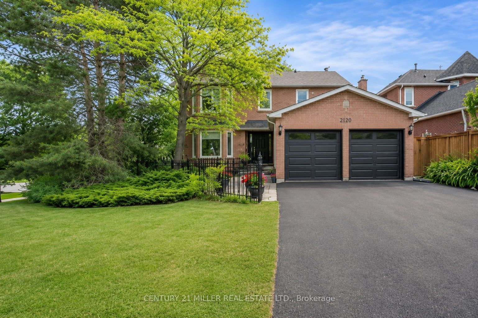 2120 Sixth Line Property Photo 2