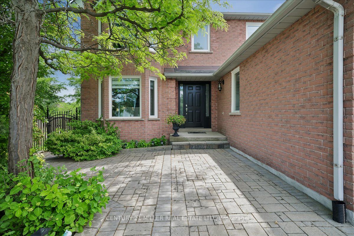 2120 Sixth Line Property Photo 3