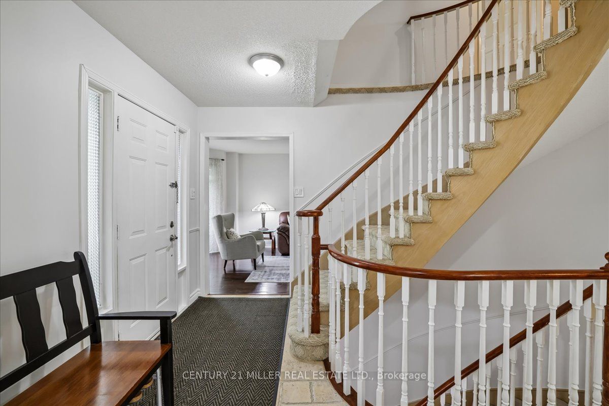 2120 Sixth Line Property Photo 4
