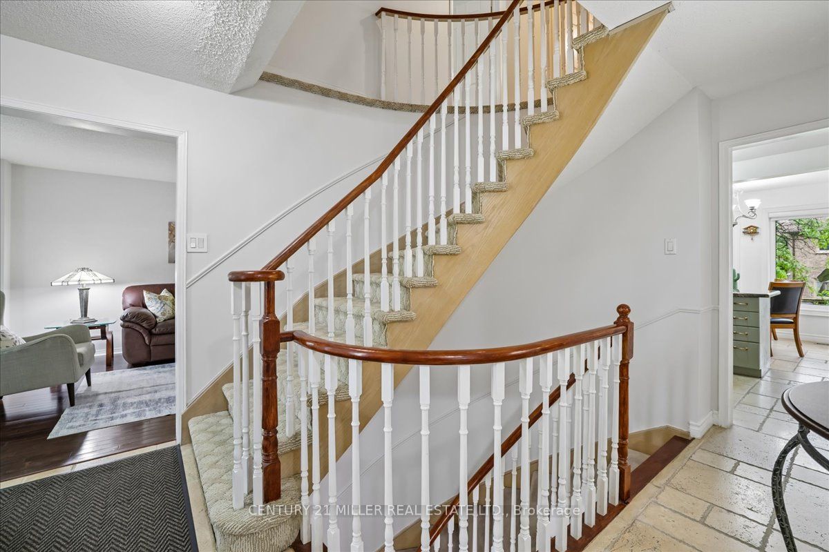 2120 Sixth Line Property Photo 16