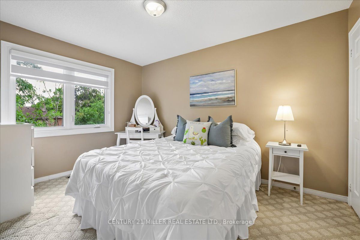 2120 Sixth Line Property Photo 21