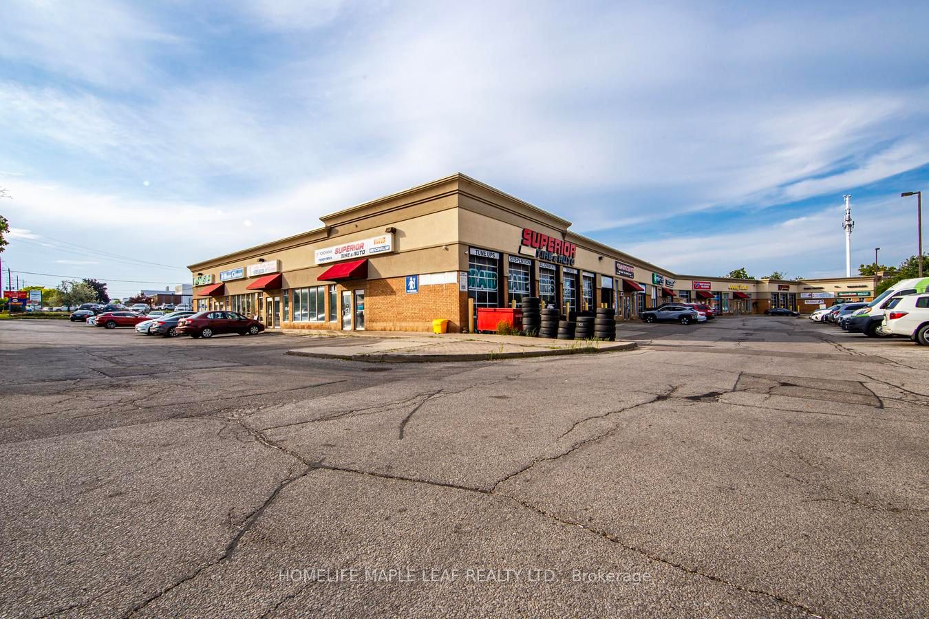 777 Dundas Street W Property Photo 2