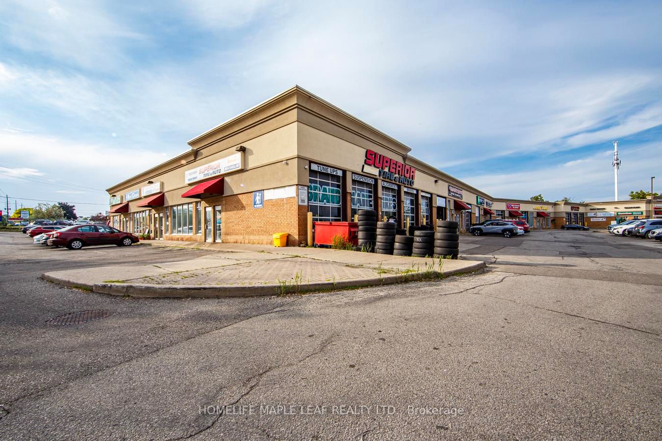 777 Dundas Street W Property Photo 3
