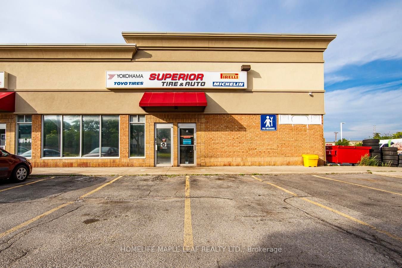 777 Dundas Street W Property Photo 6