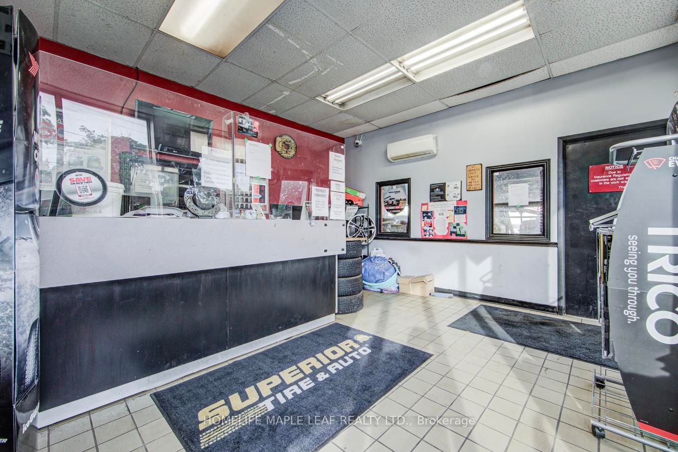 777 Dundas Street W Property Photo 9