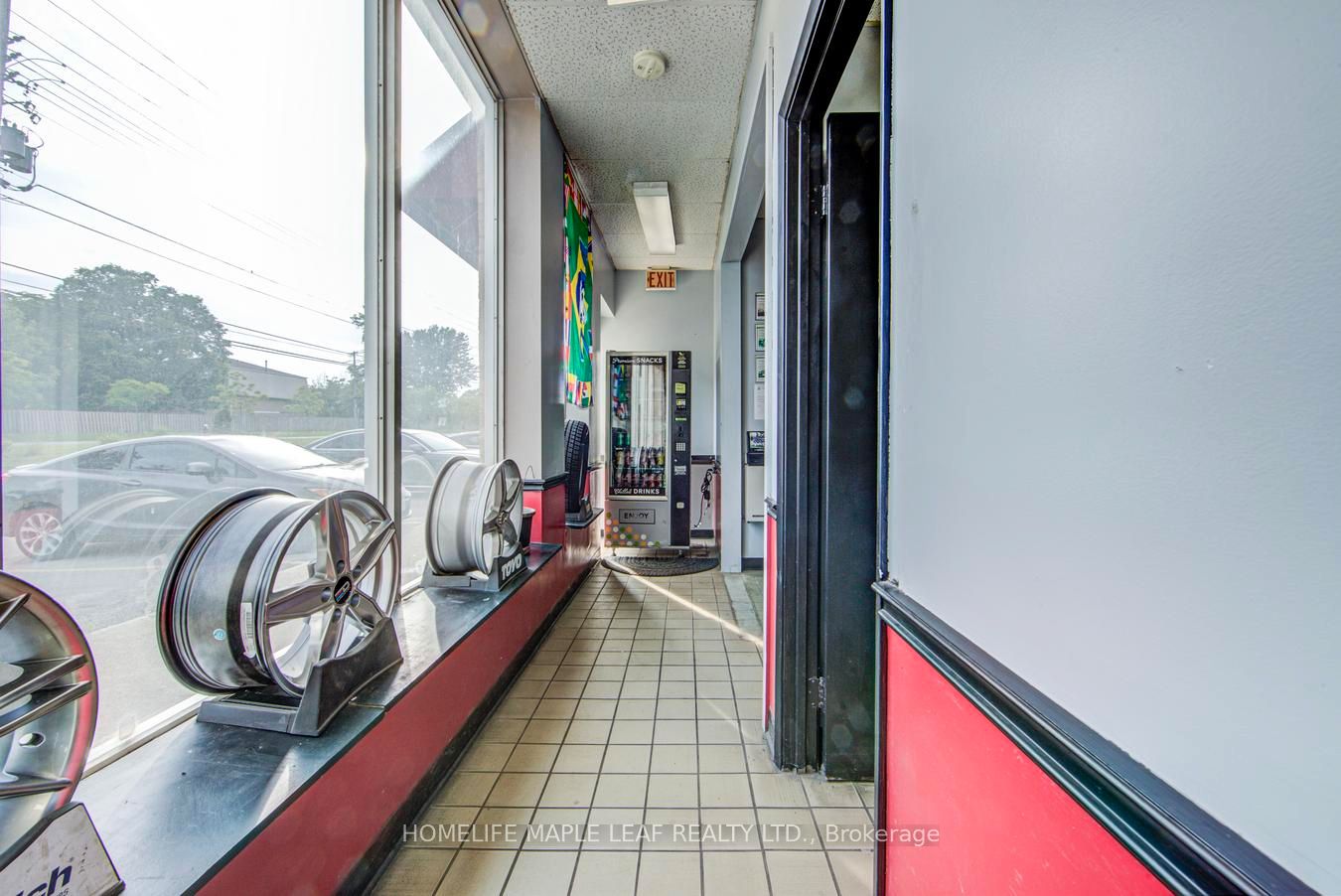 777 Dundas Street W Property Photo 10