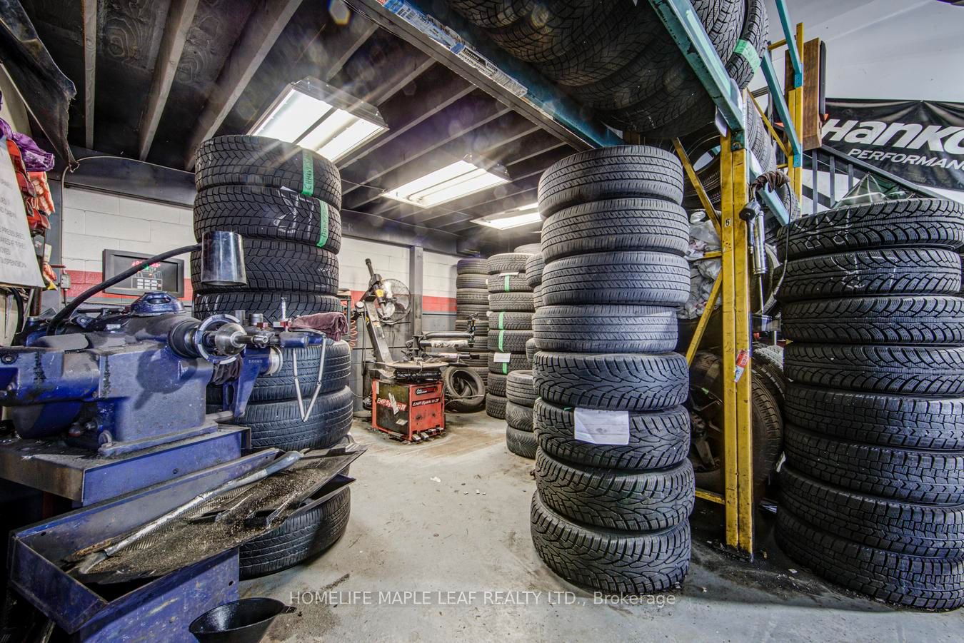 777 Dundas Street W Property Photo 22