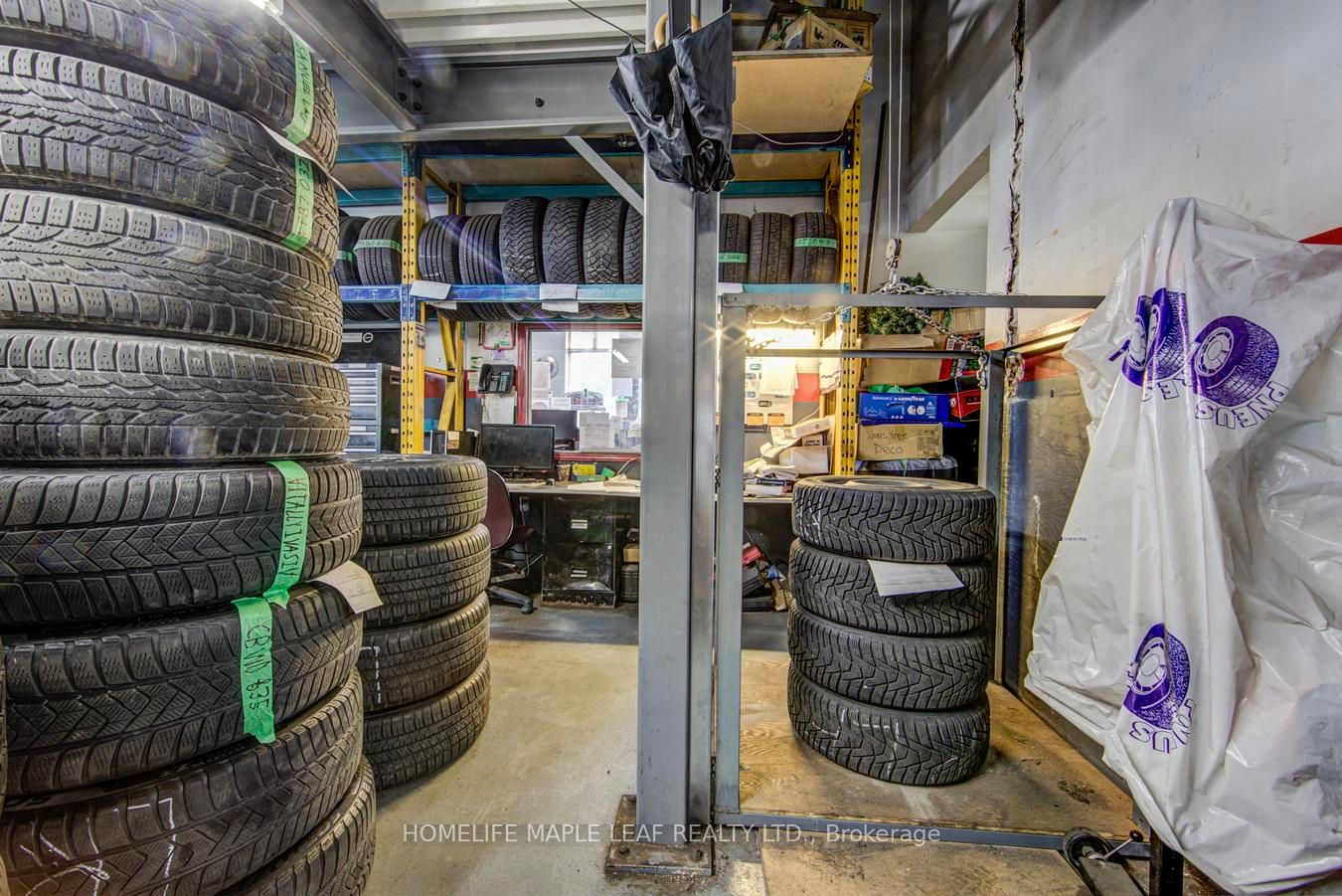 777 Dundas Street W Property Photo 23