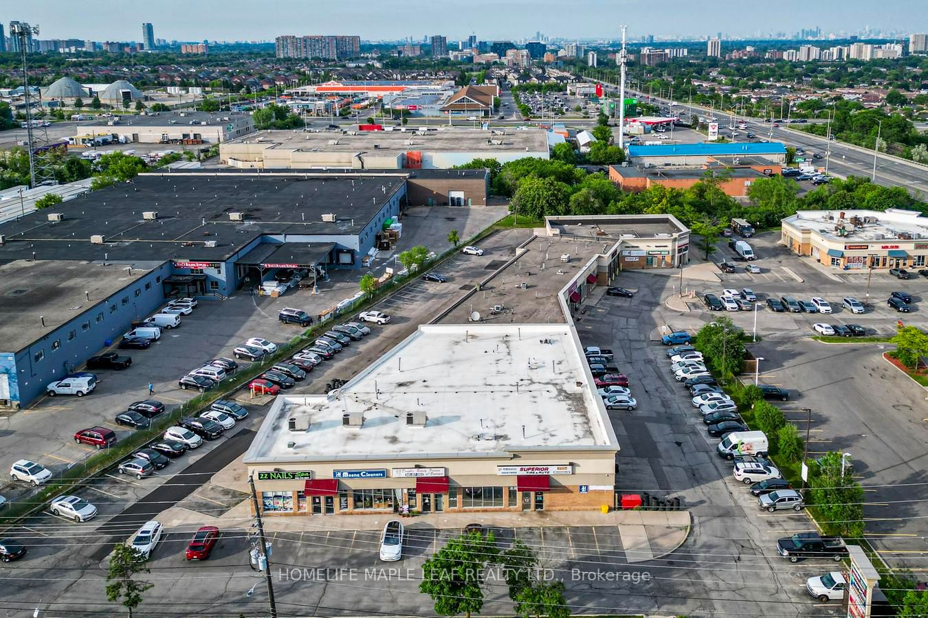 777 Dundas Street W Property Photo 31