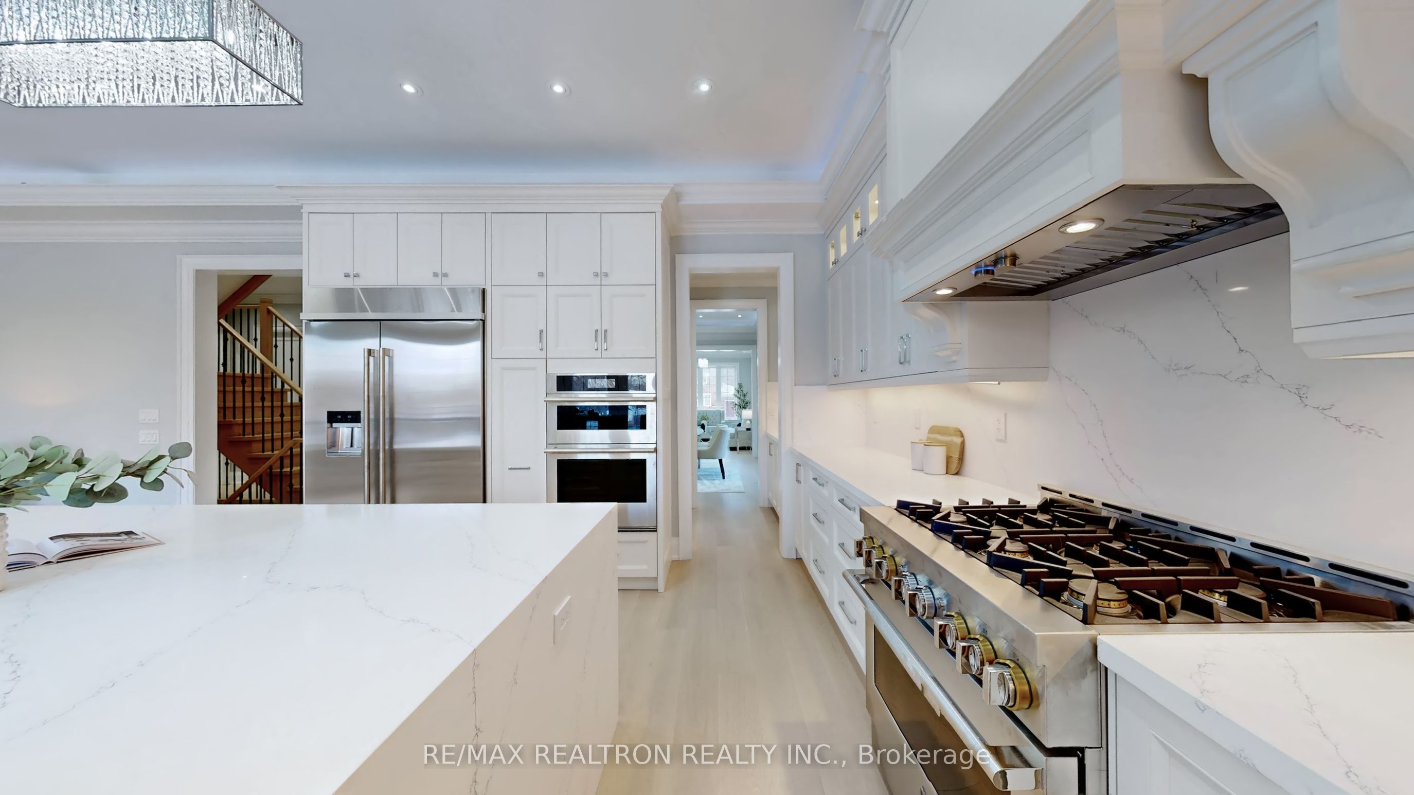9 Roxaline Street Property Photo 16