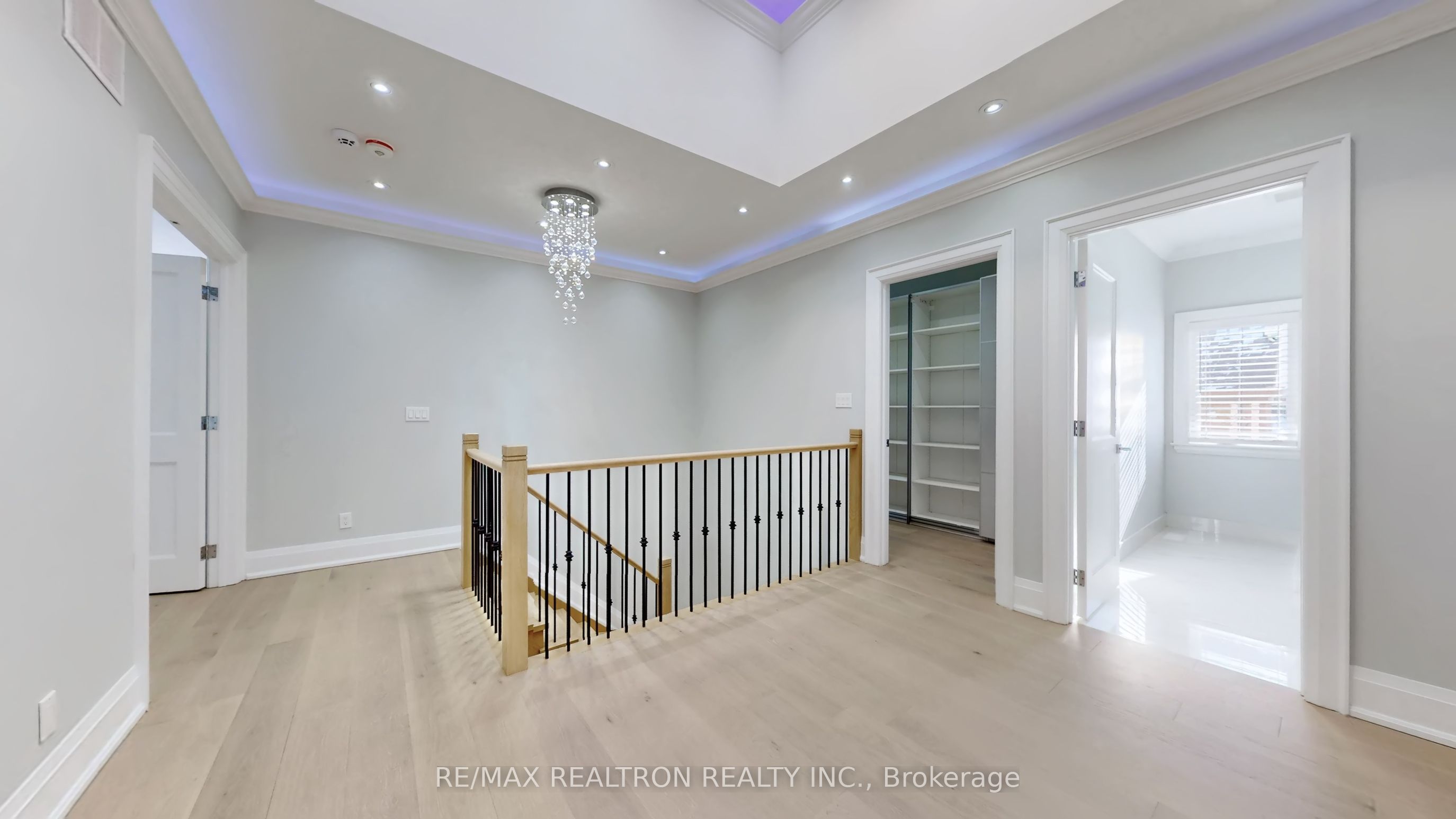 9 Roxaline Street Property Photo 20