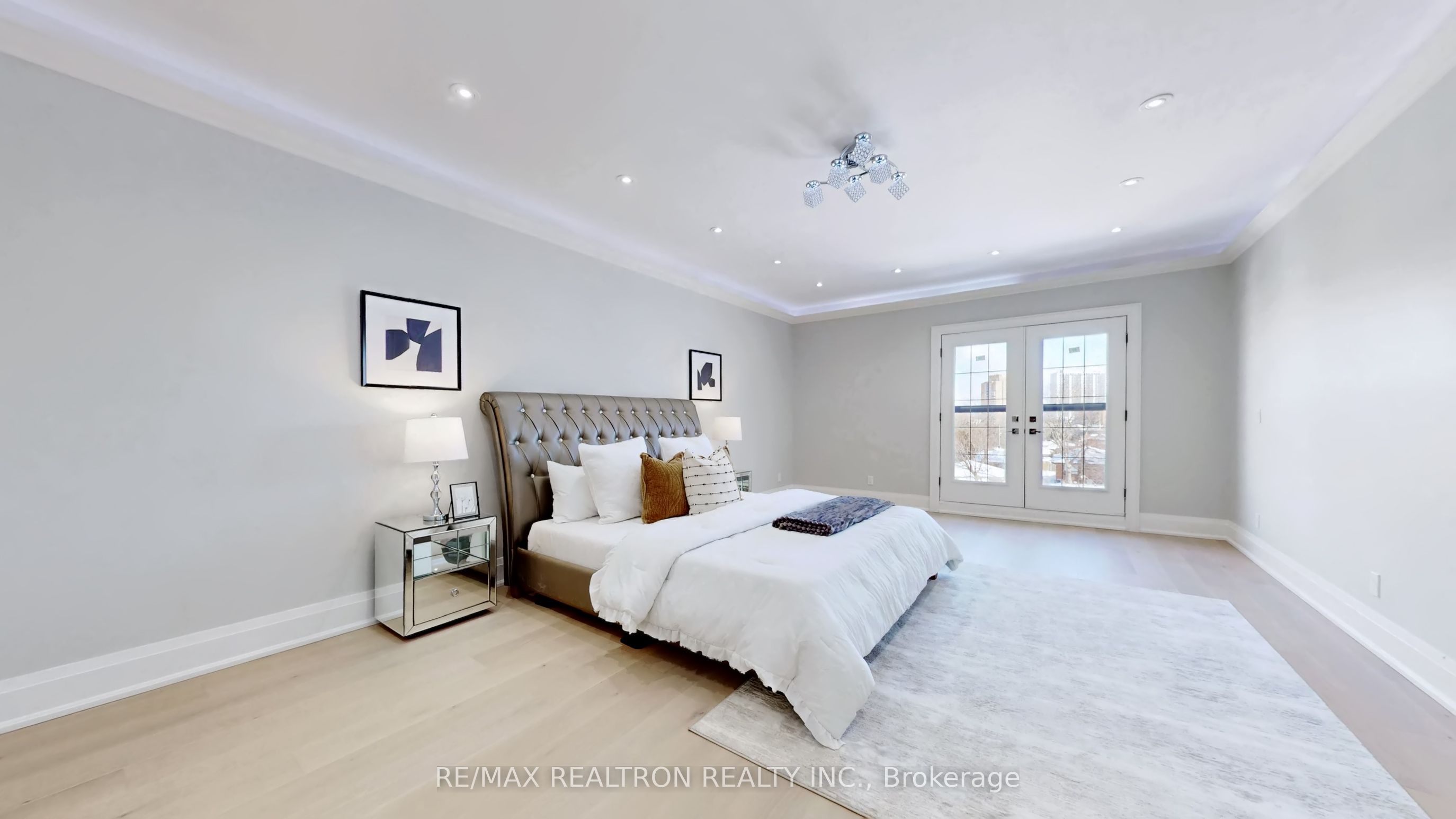 9 Roxaline Street Property Photo 21