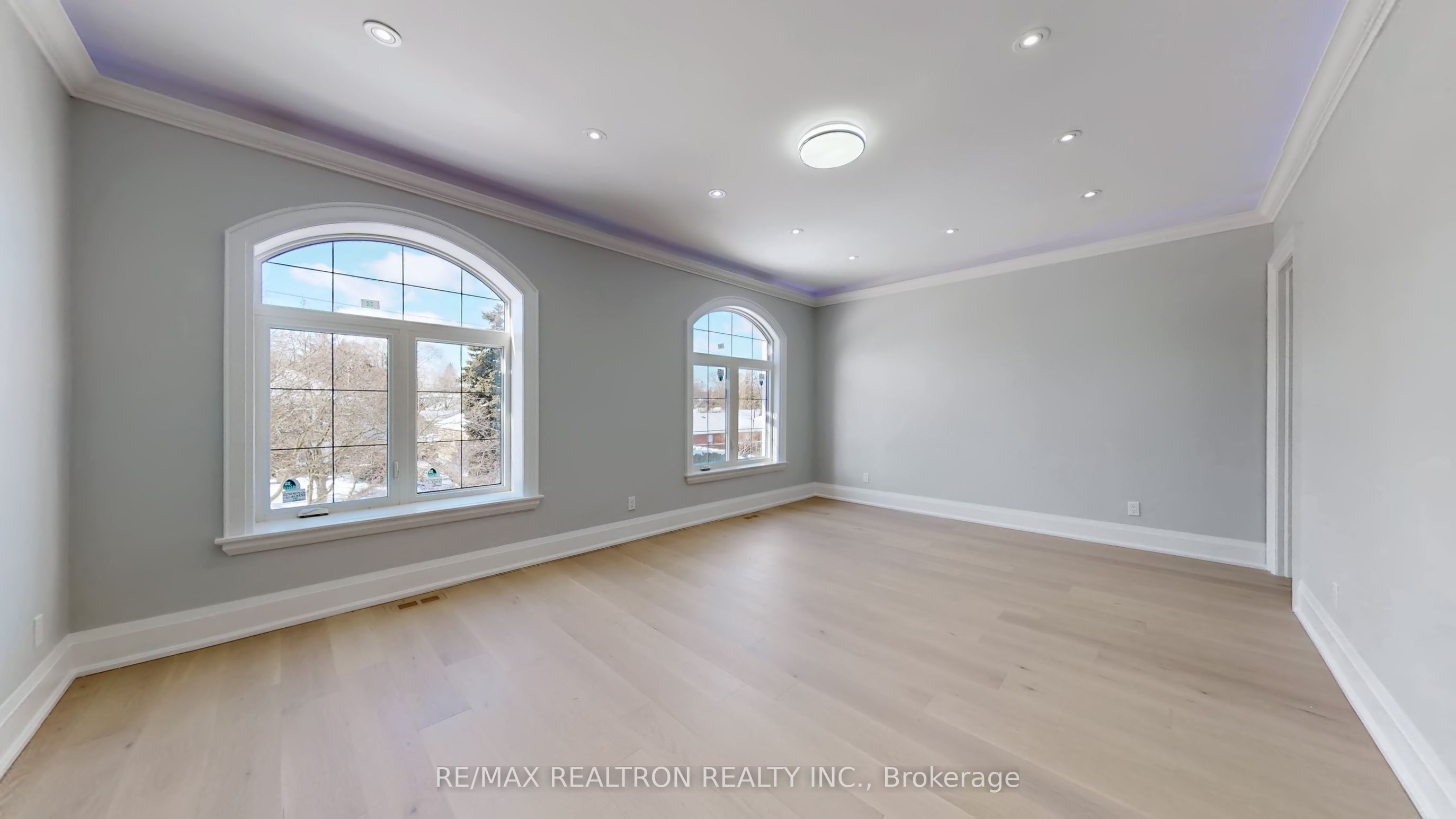 9 Roxaline Street Property Photo 27