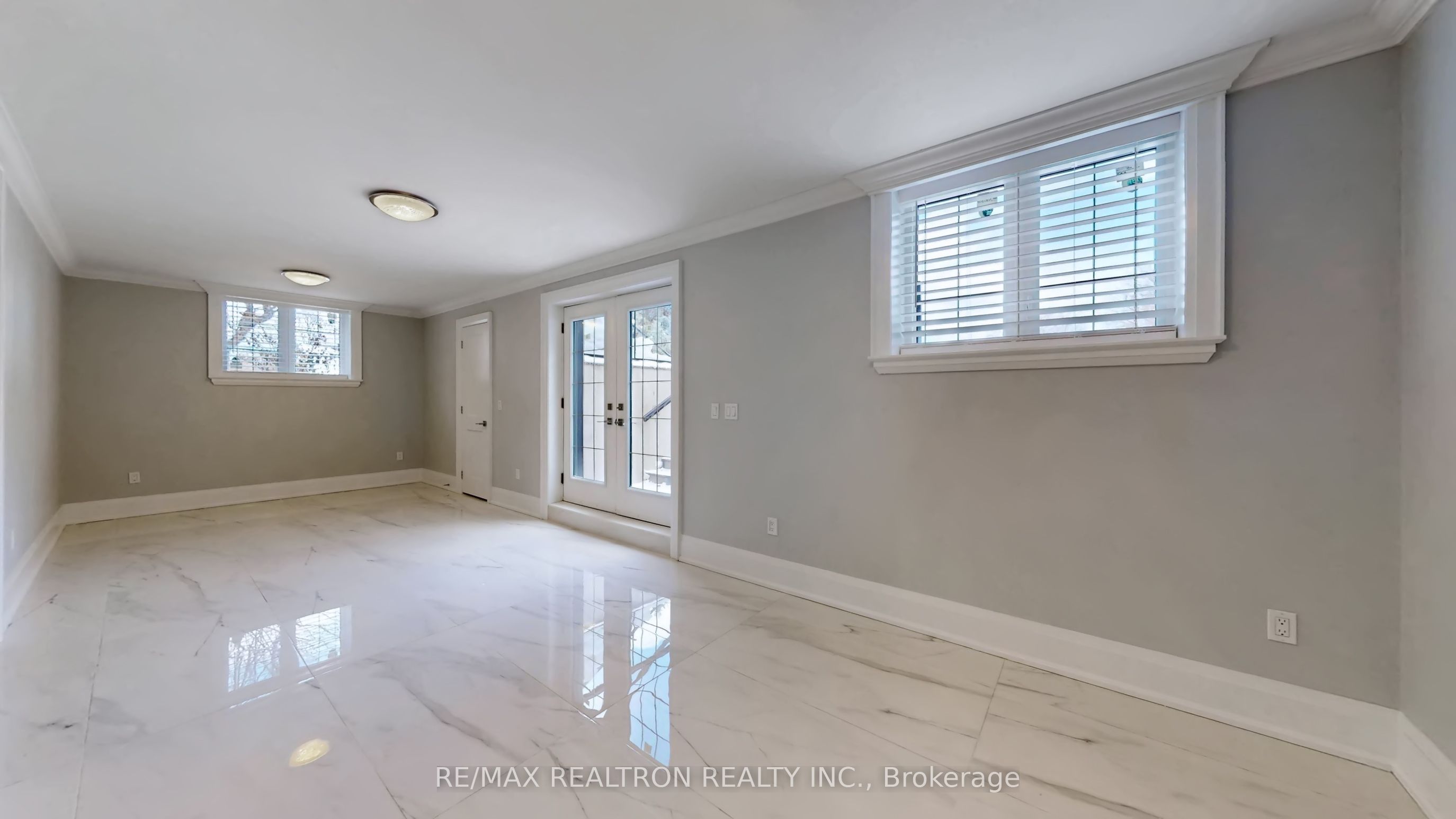9 Roxaline Street Property Photo 39