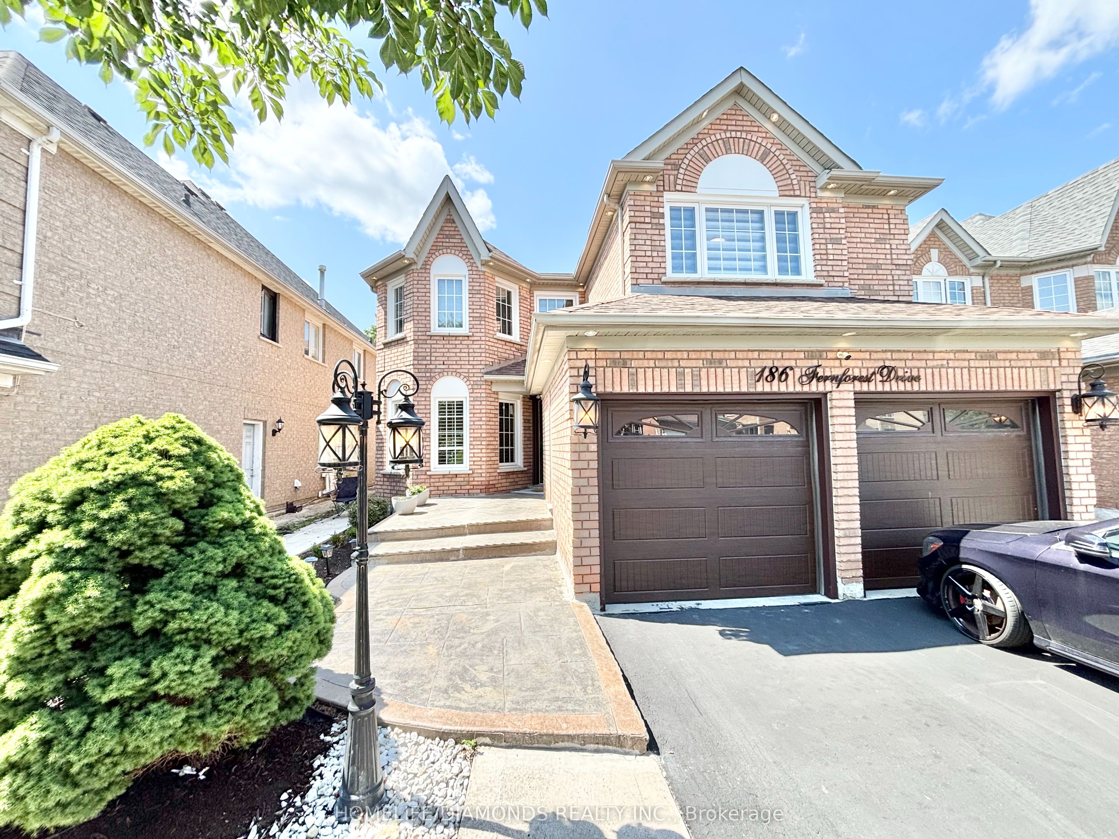 186 Fernforest Drive Property Photo 1